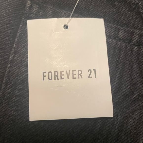 NWT Forever 21 Mom Shorts High Rise Black denim shorts raw hem Size 27 - Picture 7 of 11